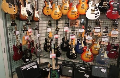 初めて買うギターはどんなのが良い？